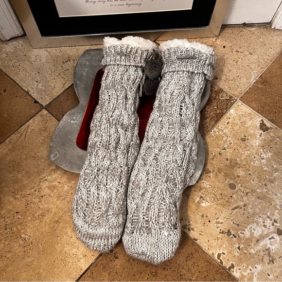 Cozy Gray/Cream Lined Slip On House/Lounge Slippers/Socks - Grip on Sole - Picture 11 of 11